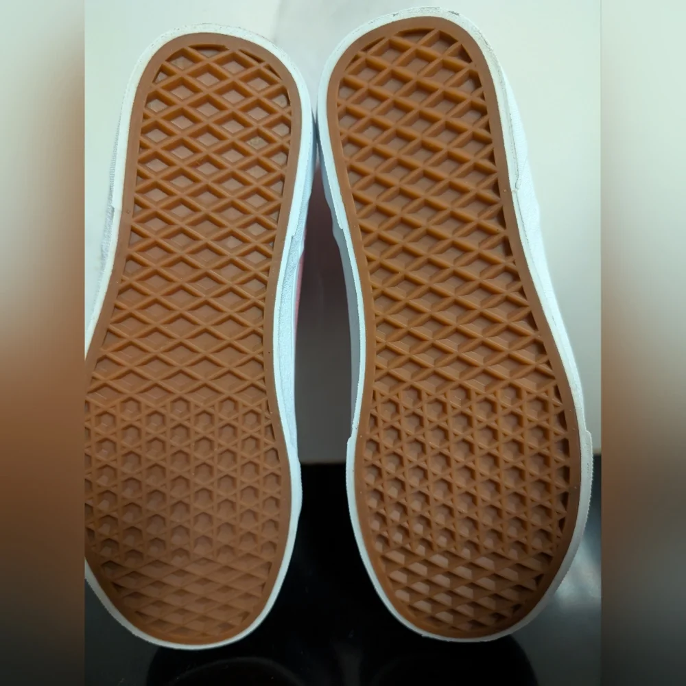 Vans Women's Seldan Lace Up Sneaker Fuchsia SoftMoc Size 8 NWOT MSRP $85.96 - Picture 9 of 10